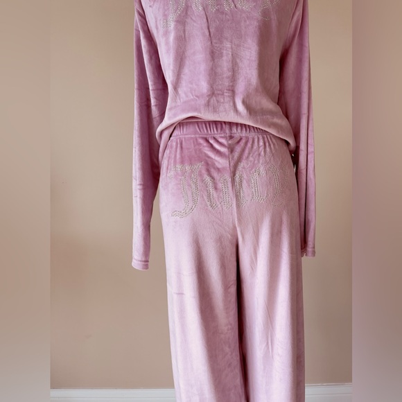 Juicy Couture Women’s Velvet Fleece Button Down Shirt and Pants Mauve Pajama Set - Picture 8 of 11